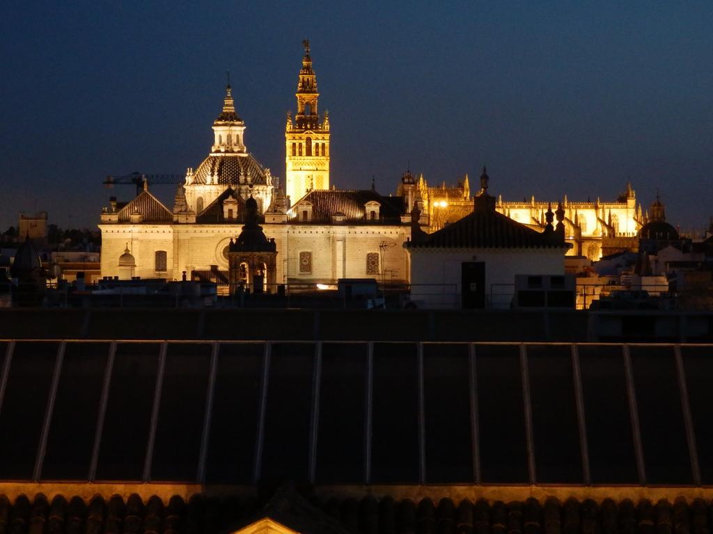 Apartamentos Diaber Larana Sevilla Buitenkant foto