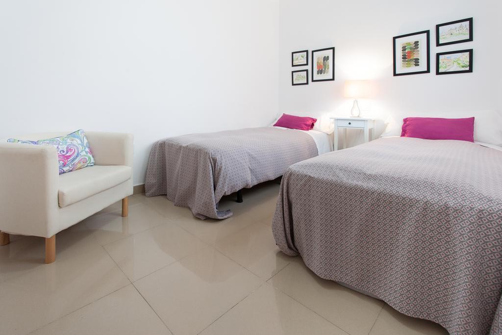 Apartamentos Diaber Larana Sevilla Kamer foto