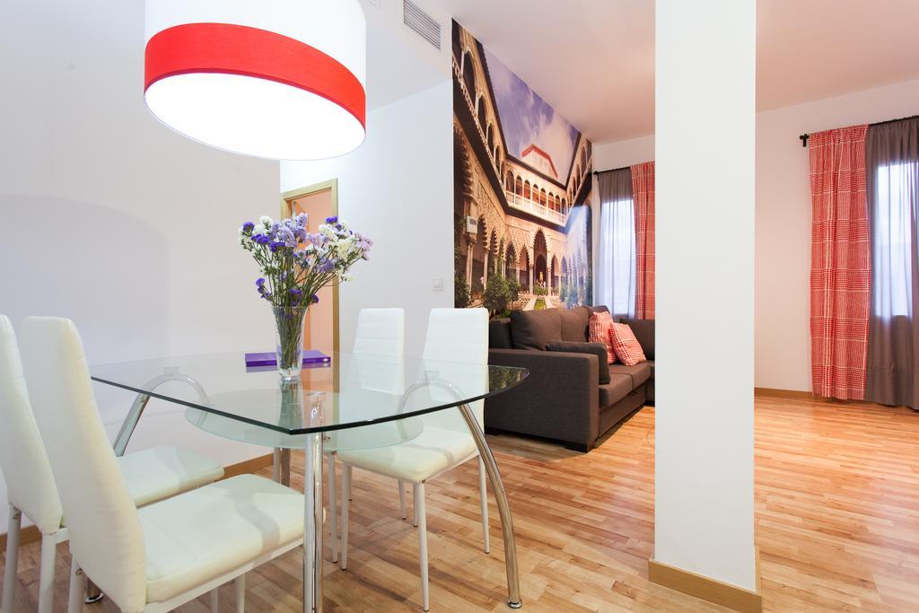 Apartamentos Diaber Larana Sevilla Kamer foto