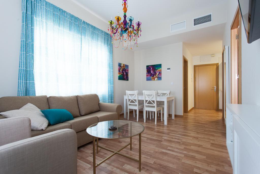 Apartamentos Diaber Larana Sevilla Kamer foto