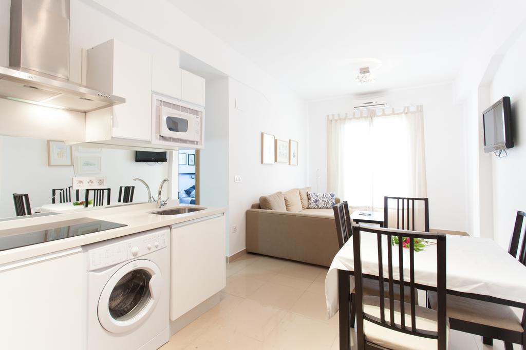 Apartamentos Diaber Larana Sevilla Kamer foto
