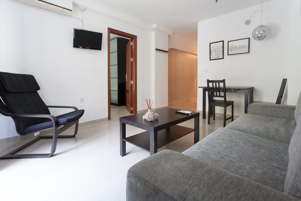 Apartamentos Diaber Larana Sevilla Kamer foto