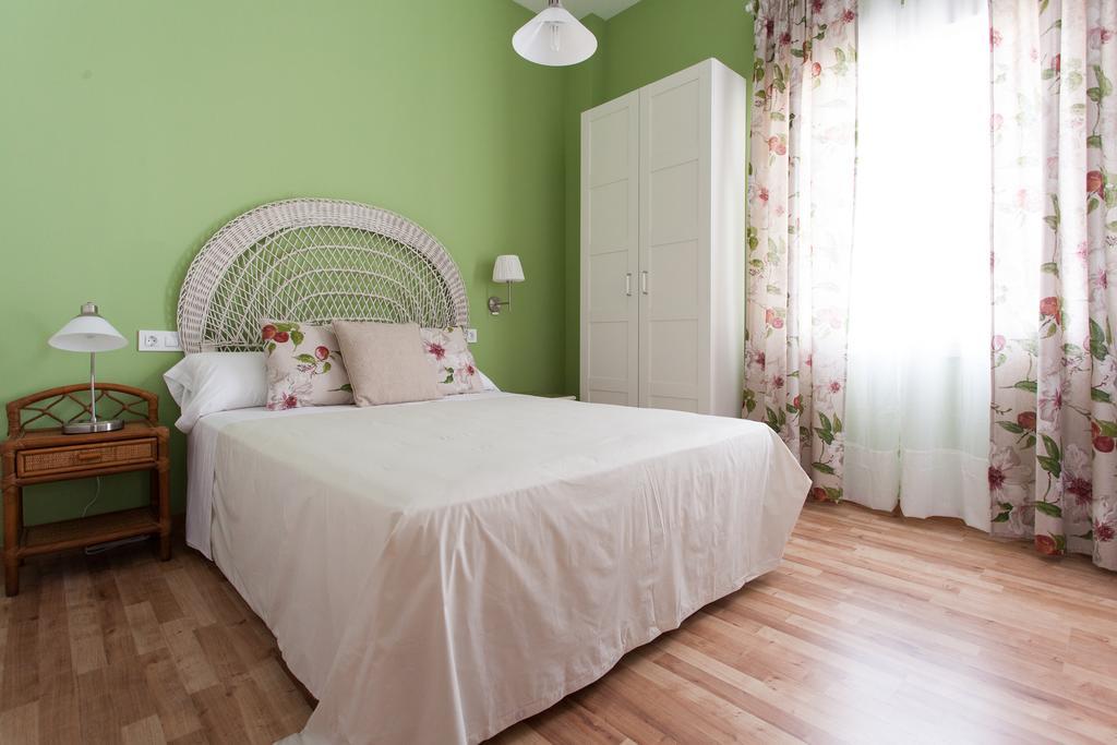 Apartamentos Diaber Larana Sevilla Kamer foto