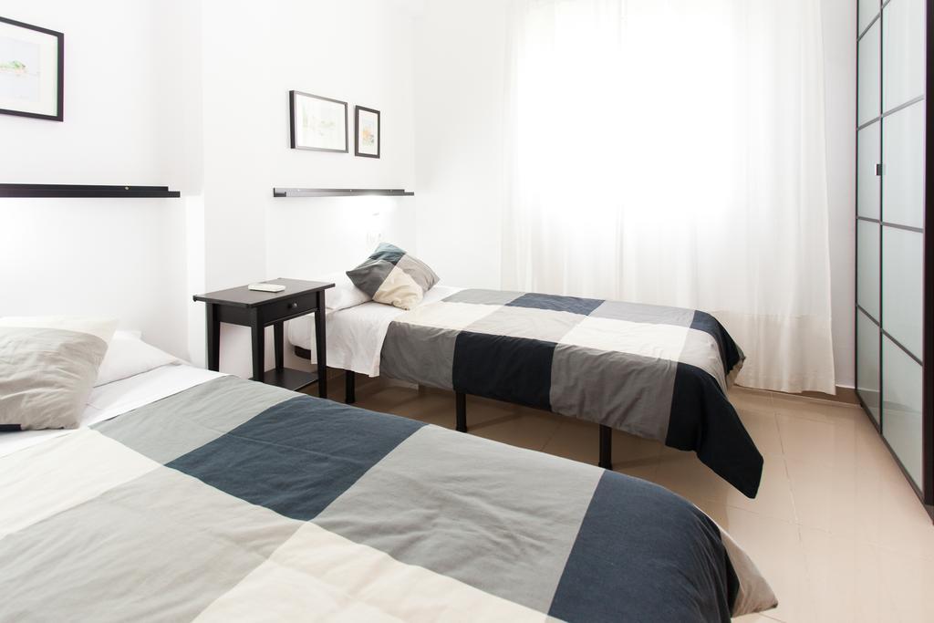 Apartamentos Diaber Larana Sevilla Kamer foto