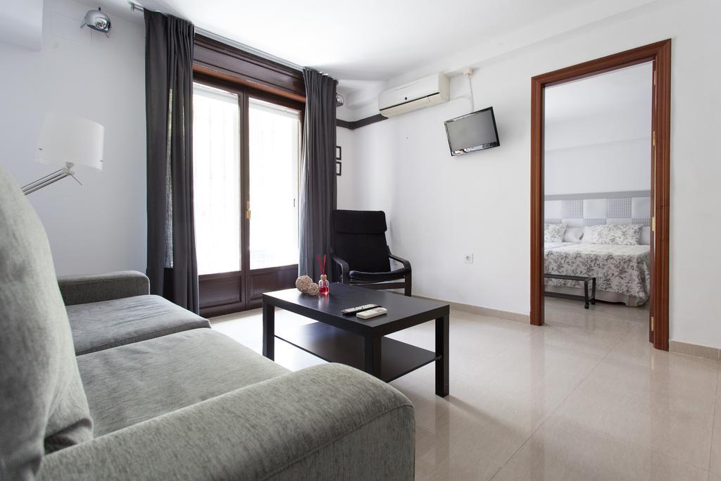 Apartamentos Diaber Larana Sevilla Kamer foto