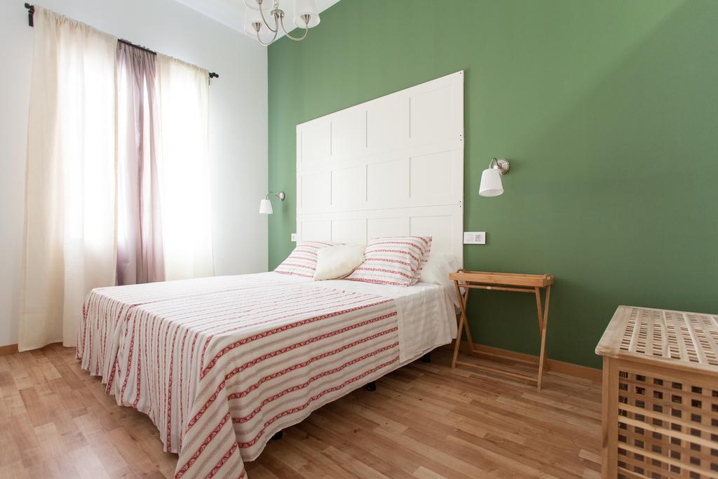 Apartamentos Diaber Larana Sevilla Kamer foto