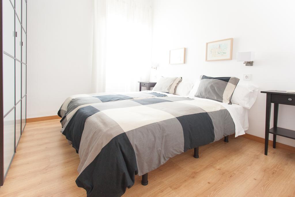 Apartamentos Diaber Larana Sevilla Kamer foto